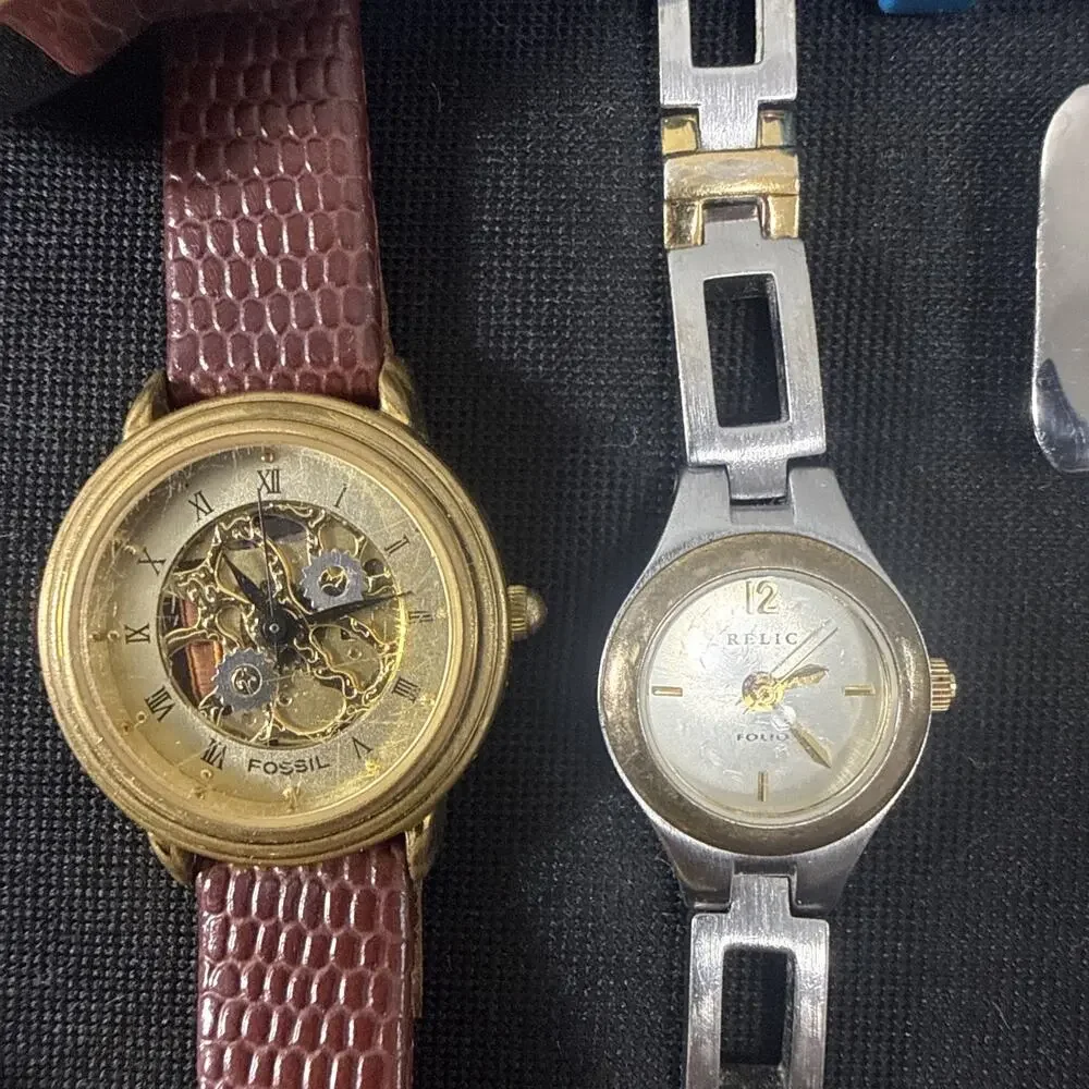 (A10) Bulk Lot 25 Watches Vintage And Modern New Batteries Fossil/Relic/Timex